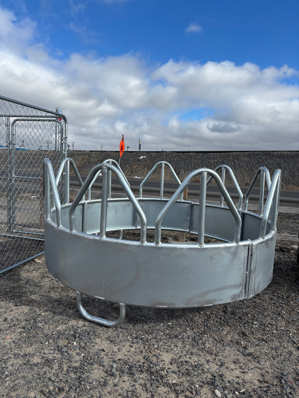 Round Bale Hay Feeder
